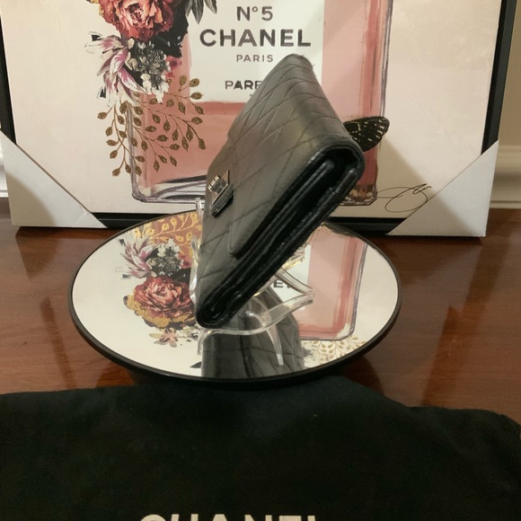 Chanel Aged 2.55 Reissue Long Flap Wallet Matelasse Aged Calfskin. EUC 🌟 - Picture 9 of 16